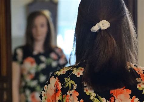 The psychology behind why you hate you in photos .